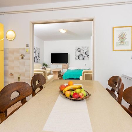 Apartmani Azur 德拉马利 外观 照片